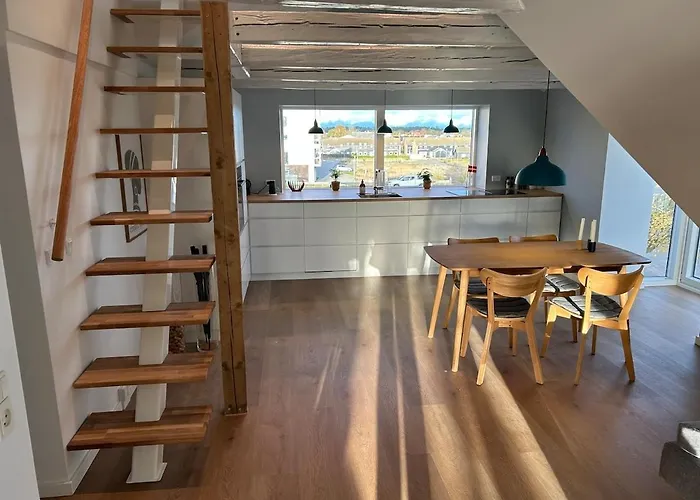 Exclusive On The Waterfront 公寓