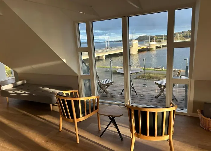 Exclusive On The Waterfront * Hadsund